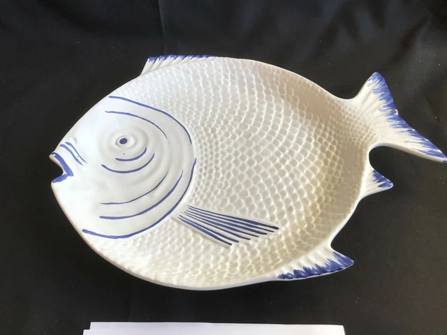 Plat à poisson Émile Henry blanc en céramique 35 cm forme poisson