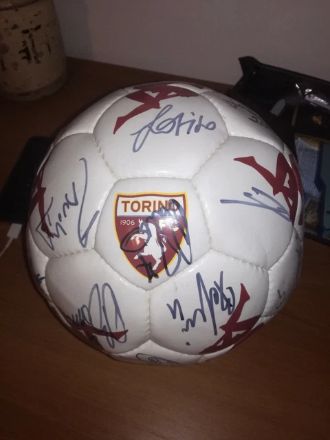 Ballon Officiel Du FC Torino Serie A - UTILISÉ Et AUTOGRAPHIÉ Par Toute L'équipe - Pièce De Collection