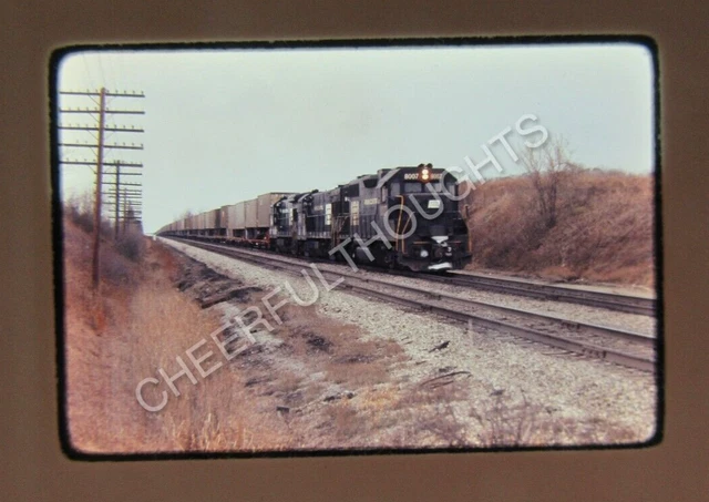 Original '76 Ektachrome Slide PC Penn Central 8007 GP38-2 #8 action    36Q41