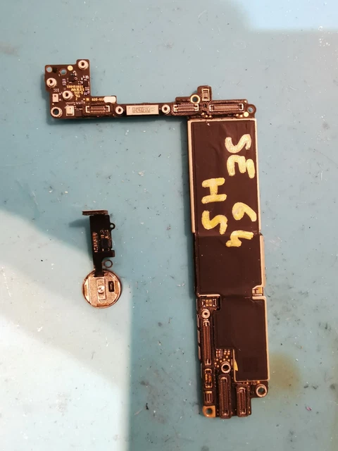 Carte Mère IPhone SE 2020 (2ème Génération) 64 Go - Défectueuse - Pour Pièces Ou Réparation