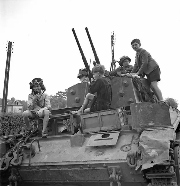 WW2 Photo WWII  French Children Canadian AA Tank France 1944 World War Two/ 3139