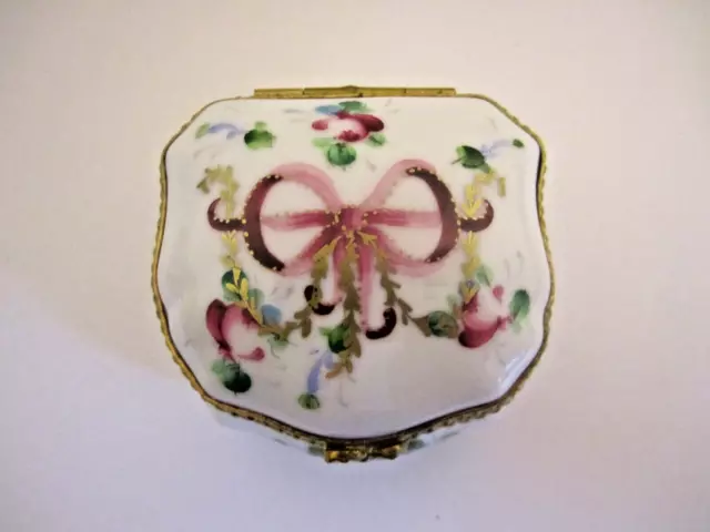 LA SEYNIE Peint Main LIMOGES France MOTHERS DAY FLORAL Hinged Trinket Box