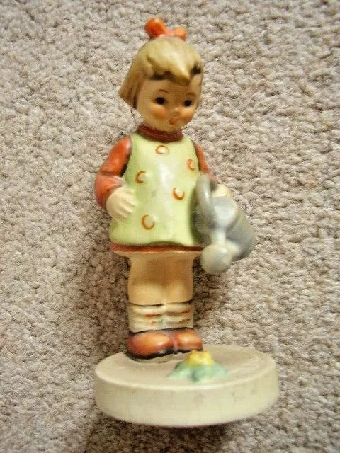 W.German Goebel Hummel porcelain girl figurine -ornament,Little Gardener