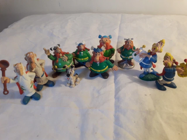 10 FIGURINES SUR Le Theme Asterix Et Obelix Anciennes EUR 20,00