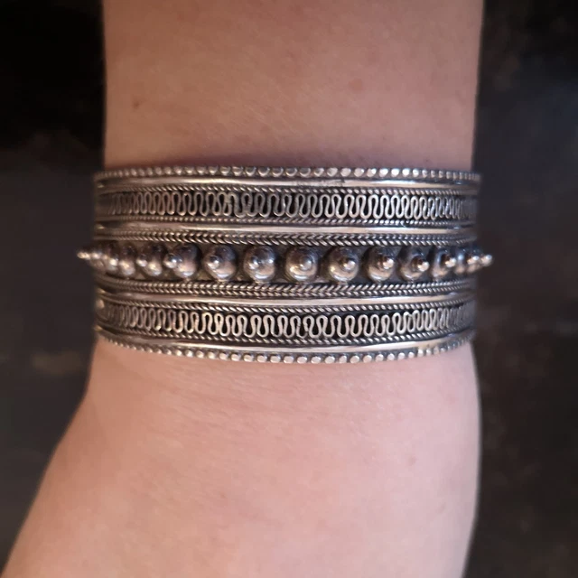Bracelet Ancien En Argent Filigrane Avec Cabochons De Pierres - Pièce Unique Vintage !