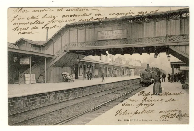 Cpa 95 Enghien 1903. Intérieur de la gare. Arrivée du train. Animée. Dos non div