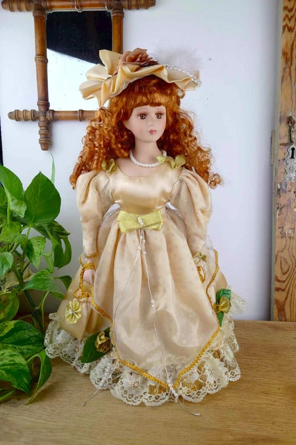 Poupée ancienne rousse - Collection
