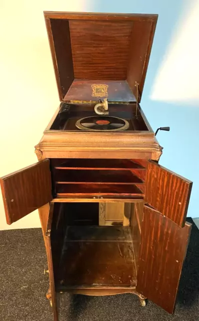 Grammophonschrank mit Grammophon  His Masters Voice voll funktionsfähig