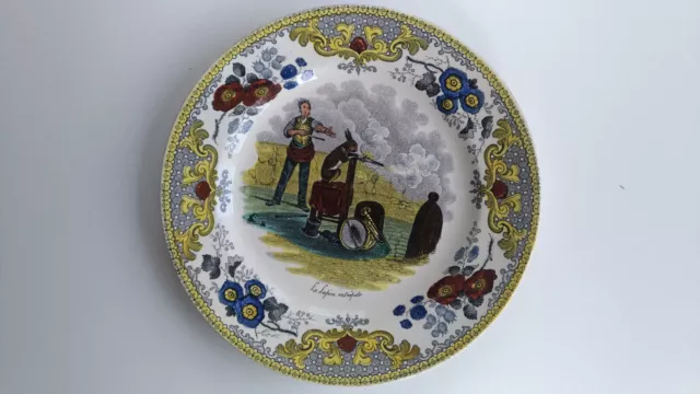 Assiette Parlante Polychrome Manufacture Creil  "Le Lapin Intrepide"