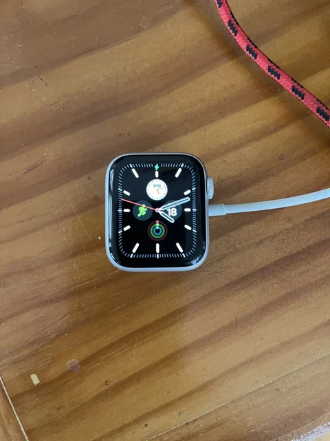 Apple watch series on sale 4 sport chek
