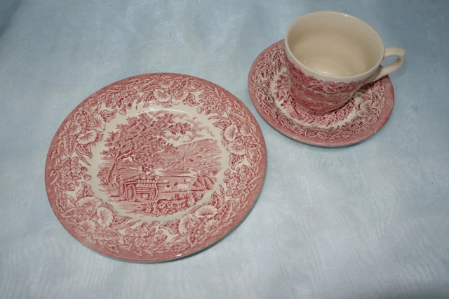 English Ironstone Kingswood Geschirr Teile - Rote Landhausmuster, 60er-80er, Gebraucht