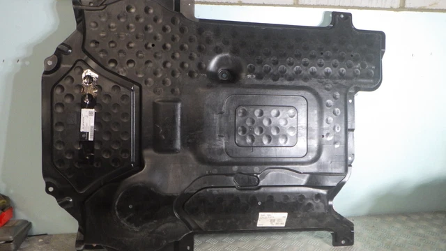 MERCEDES W204 ENGINE undertray C Class diesel new genuine A2045204023 ...
