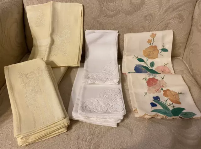 Mixed lot of 14 Vintage White/ off white linen cloth napkins