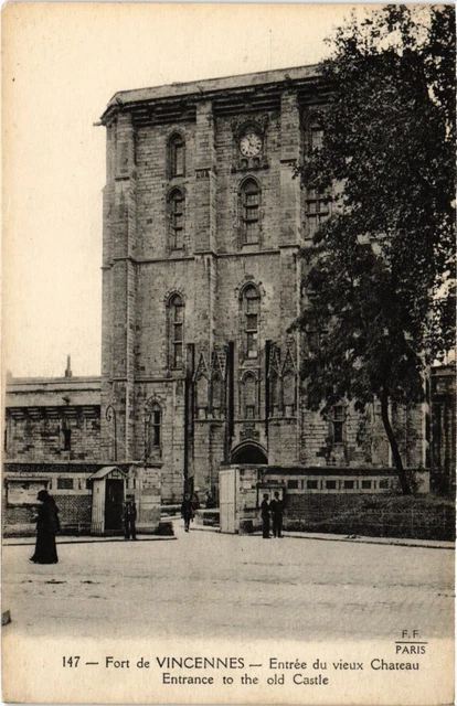 CPA Vincennes Entree du Chateau (1346932)