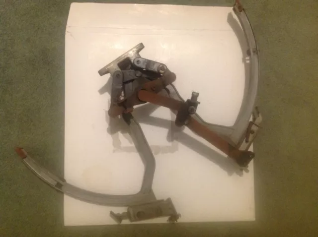Wurlitzer 1900 jukebox record lift arm assembly 2104