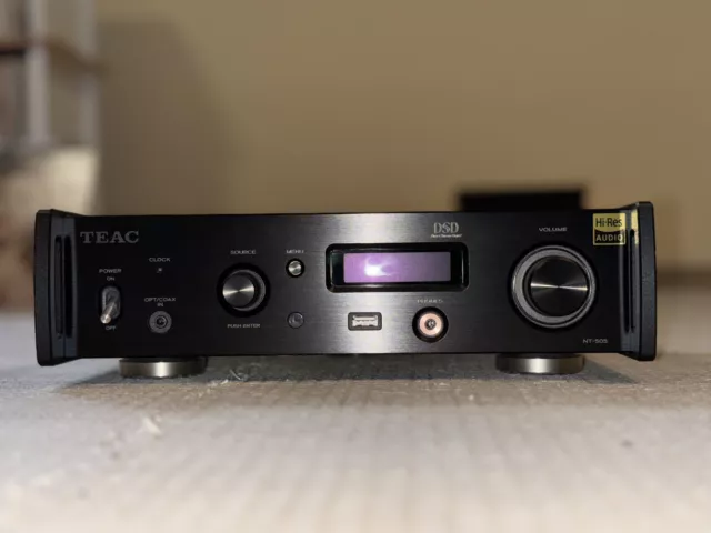 Teac NT-505-X  USB-Netzwerk-DAC-Vorverstärker schwarz