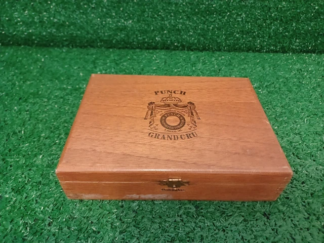 Vintage PUNCH GRAND CRU Robustos Wood Cigar Box Spanish Honduras 20 Count EMPTY