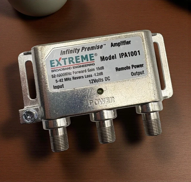 KIT AMPLIFICATEUR AVEC ALIMENTATION 24 VOLTS UHF LTE TNT ET DAB 35DB Reglable Lte700
