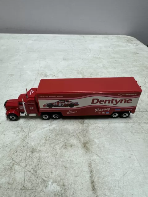 Matchbox Super Star Transporters Joe Nemechek #87 Dentyne Racing NASCAR