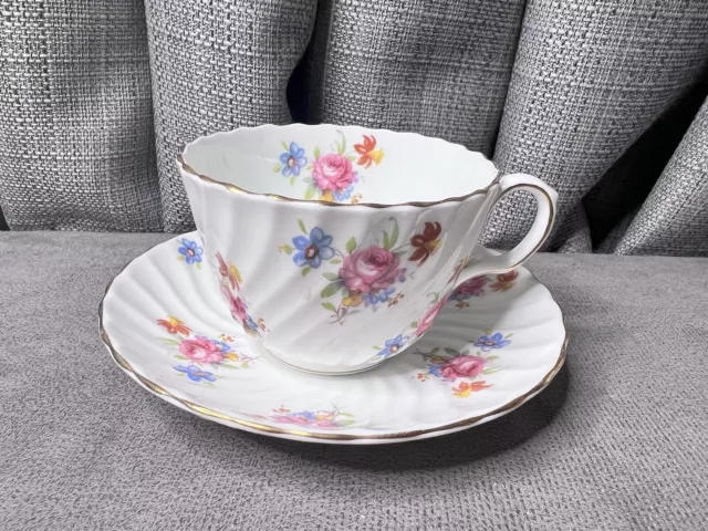 Taza de té y platillo AYNSLEY taza de té floral Inglaterra década de 1930 taza patrón remolino