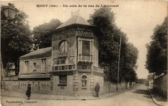 CPA MOUY UN corner de la rue de LIANCOURT (377286)