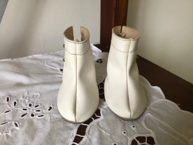 ancienne paire de bottines, chaussures vintage pour poupée ancienne