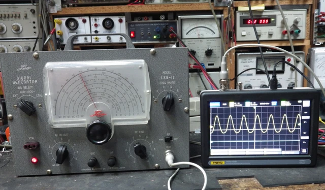 Leader Signal Generator LEADER LSG11 RF Signal Generator with leads and Circuit diagram. Tested ...