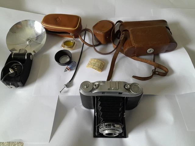 VINTAGE AGFA ISOLETTE 120 Folding Film Camera With Case /flash ...