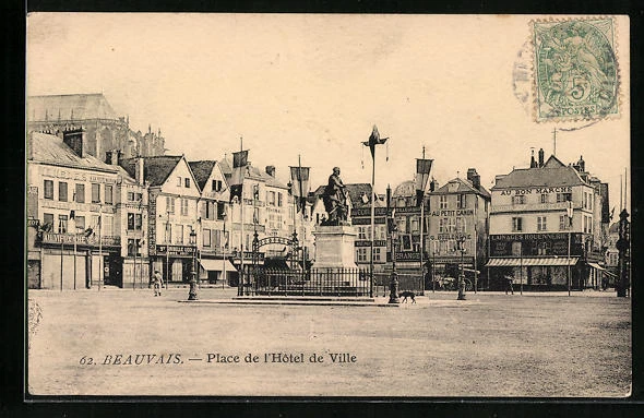 CPA Beauvais, Place de l´Hotel de Ville