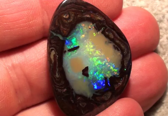 Yowah-Nuss Avec Gemme - Multicolore - Kristallkern -top Pierre - 77,2ct. Video