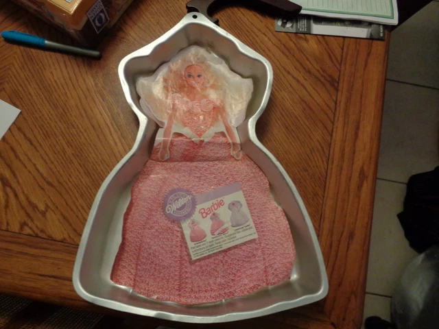 Vintage 1992 Wilton Barbie Cake Pan #2105-2551