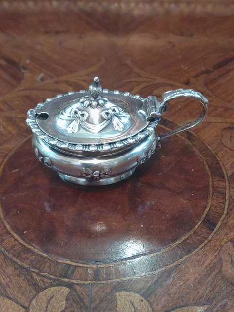 Antique 1904Birmingham English Sterling Walker & Hall Mustard Pot