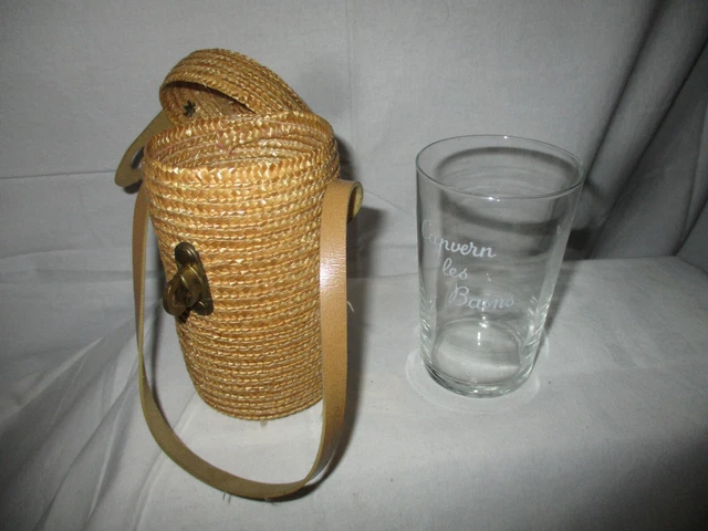 Ancien Verre De Curiste De Vichy En Verre + Son Panier En Osier – Design XXème