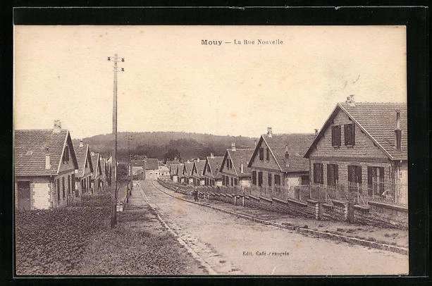 CPA Mouy, La Rue Nouvelle, vue de la rue