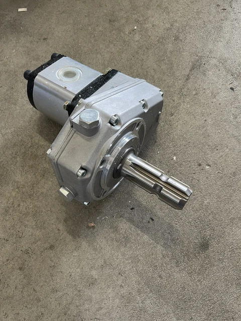 VEVOR PTO Pump 250 Bar Hydraulic PTO Pump 540rpm PTO Pumps with Gearbox