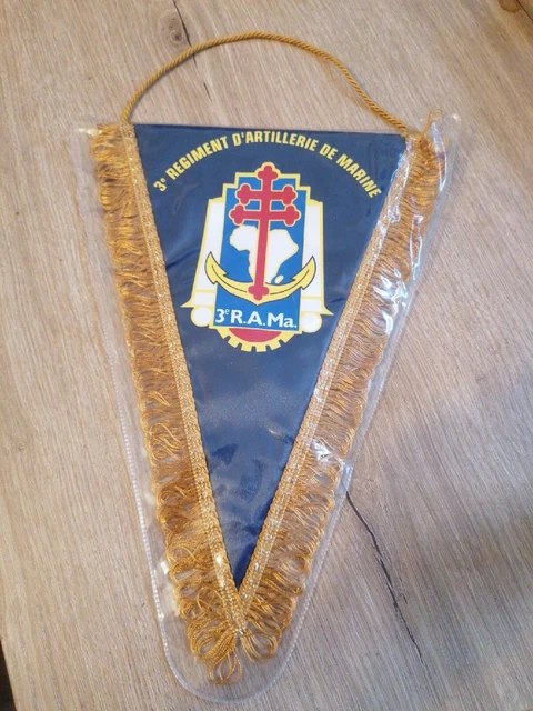 UN PETIT FANION militaire Gendarmerie Escadron 4/3 Aubervilliers. EUR