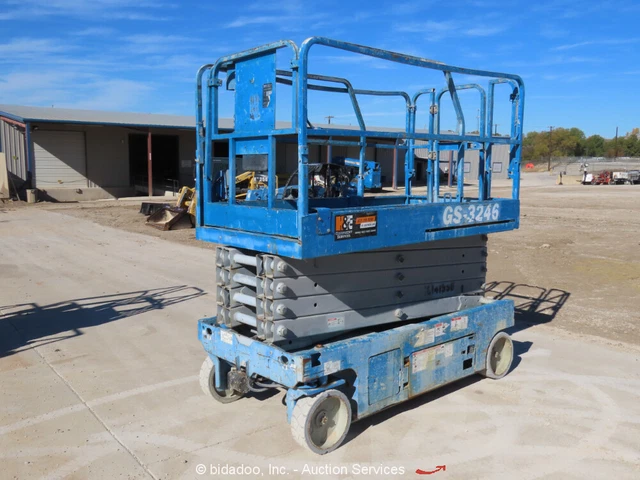 2014 Genie GS-3246 32' Electric Scissor Lift Man Aerial Platform 24V