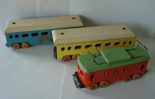 Train En Bois Pour Enfants - 3 Wagons - Jouet éducatif Et Biodégradable - Pour Filles Et Garçons Dès 18 Mois