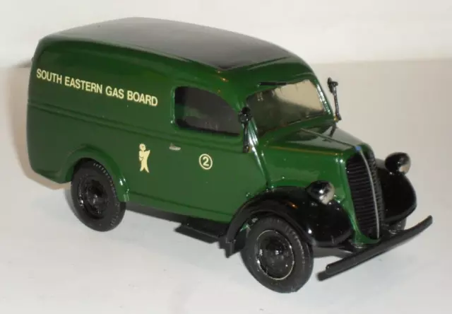 1:43 M.R.R. No.3 FORD E83W VAN 'South Eastern Gas Board' white metal model Boxed