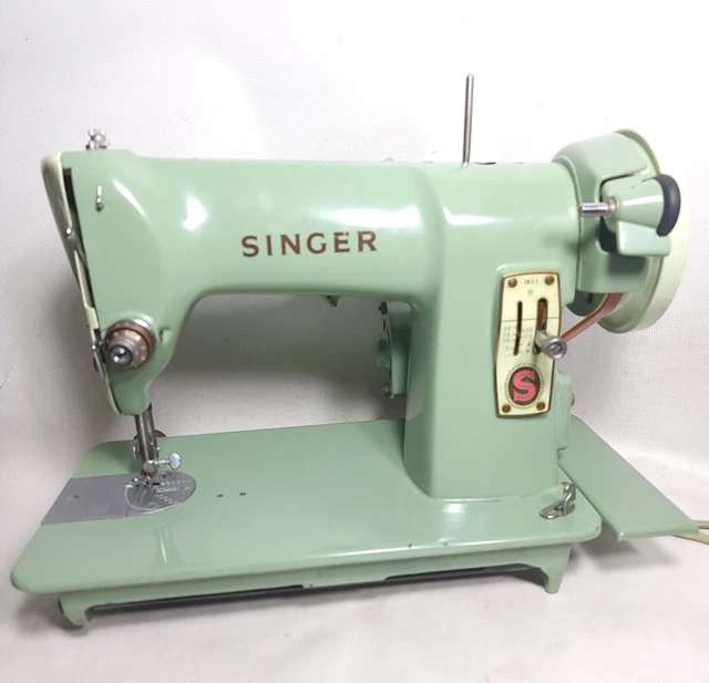 VINTAGE SINGER RFJ88 Green Portable 185J Sewing Machine with Extras