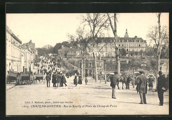 CPA CHATEAU-GONTIER, RUE de Razilly et Place du Champ-de-Foire EUR 3,00 ...