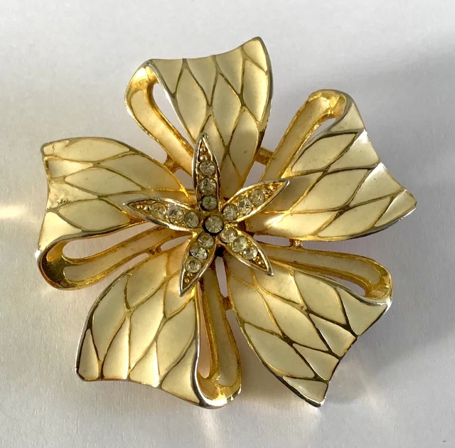 Broche Pendentif Vintage en émail cloisonné - Fleur émaillée 4,4 cm de diamètre.