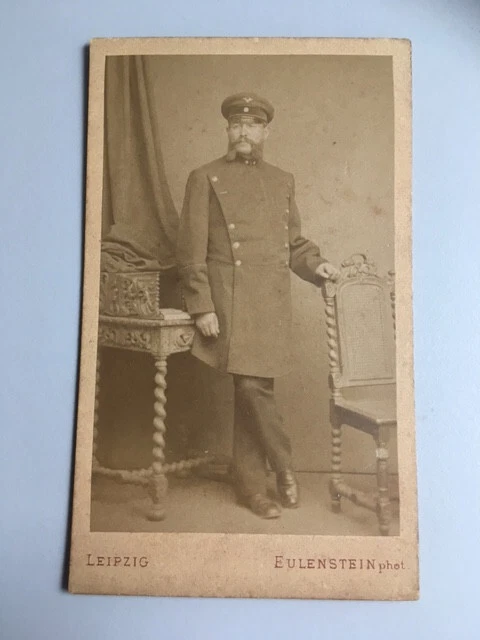 CDV, Eisenbahner-Portrait in Uniform, Foto-Atelier Eulenstein, Leipzig vor 1900