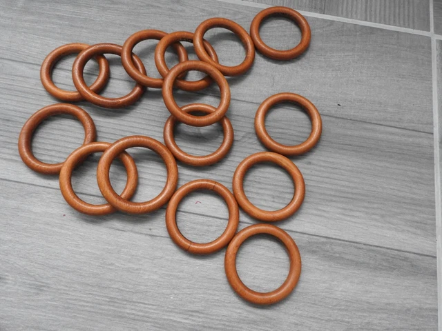 LOT DE 30 ANNEAUX EN BOIS POUR TRIANGLE A RIDEAUX OEILLETS VINTAGE diam 49-69 mm