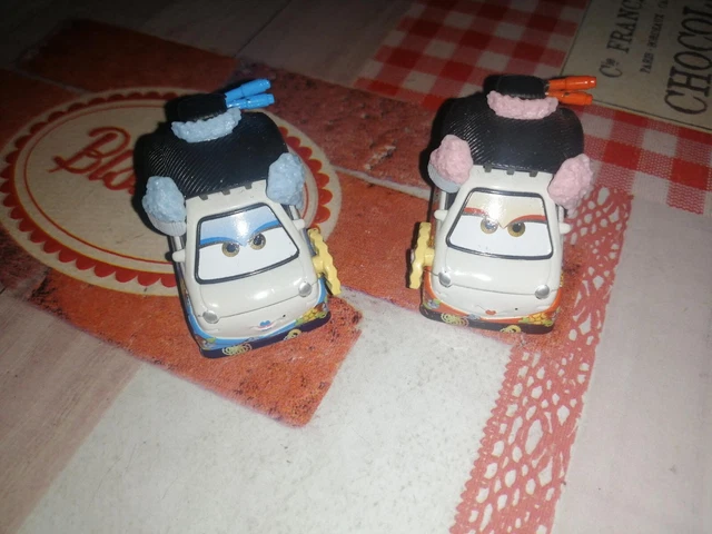 lot de  2 voitures cars disney pixar metal  d occasion
