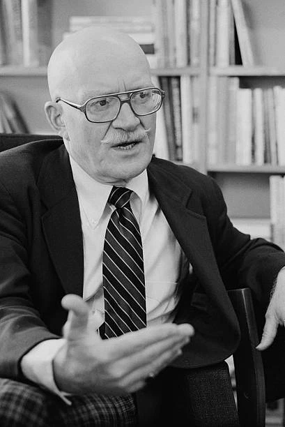CANADIAN HISTORIAN ROBERT Waite 1977 OLD PHOTO $8.50 - PicClick AU