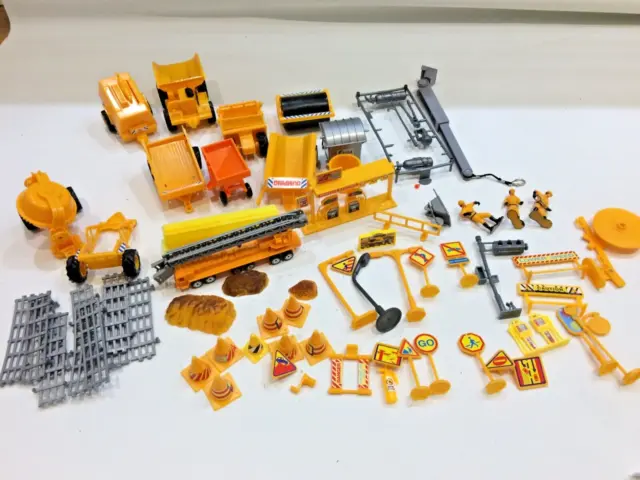Construction site and vehicle toys