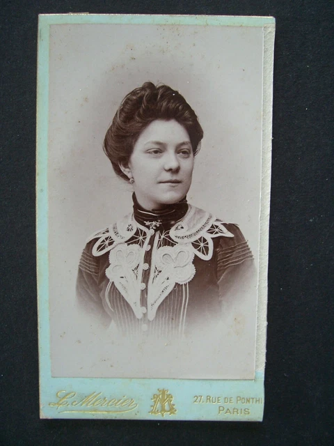 Anciennes (Av. 1900) - Photo CDV femme en médaillon cliché FRANCE Paris