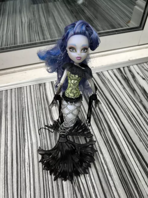 Monster High Freaky Fusion Sirena Von Boo Doll