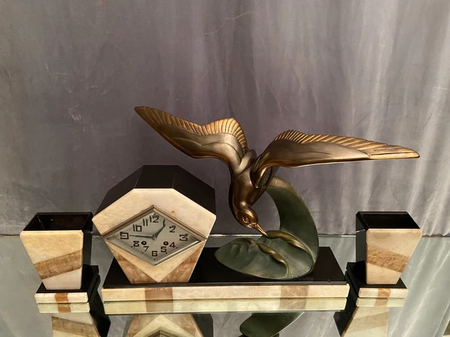 Garniture de cheminée Pendule décor à la mouette signée Irénée Rochard